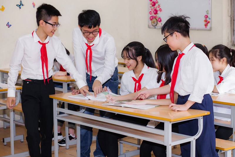 Cuộc Chiến Nội Tâm: Thử Thách Lựa Chọn Học Đường Của Học Sinh THCS