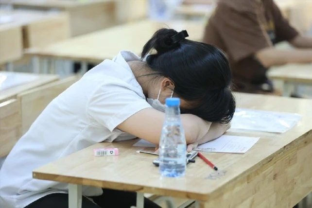 Trượt Lớp 10 Công Lập: Thất Bại Hay Một Lối Rẽ Vàng?